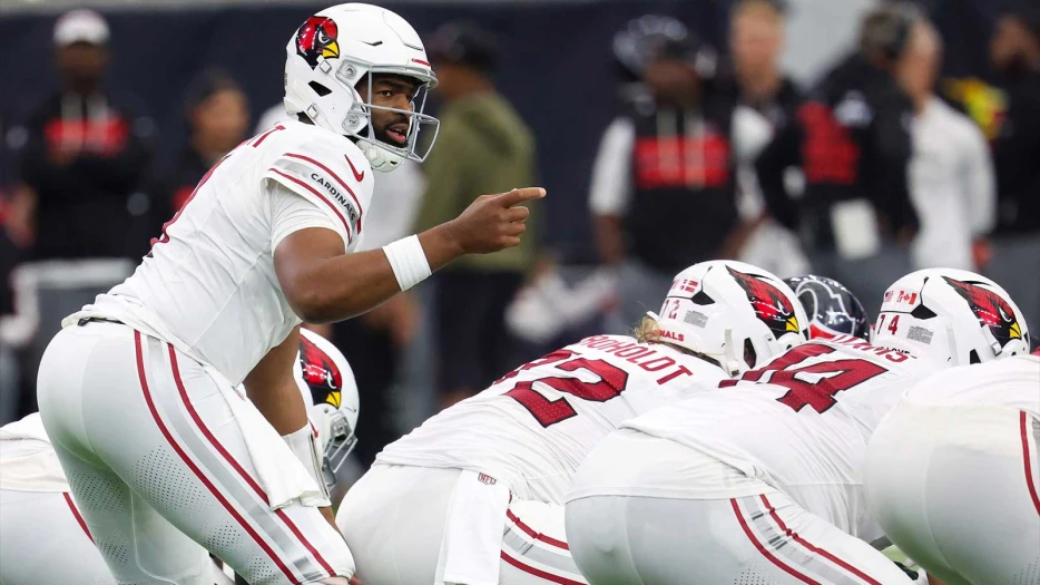 Cardinals’ Jacoby Brissett gets a little graphic about new center’s ‘butt’