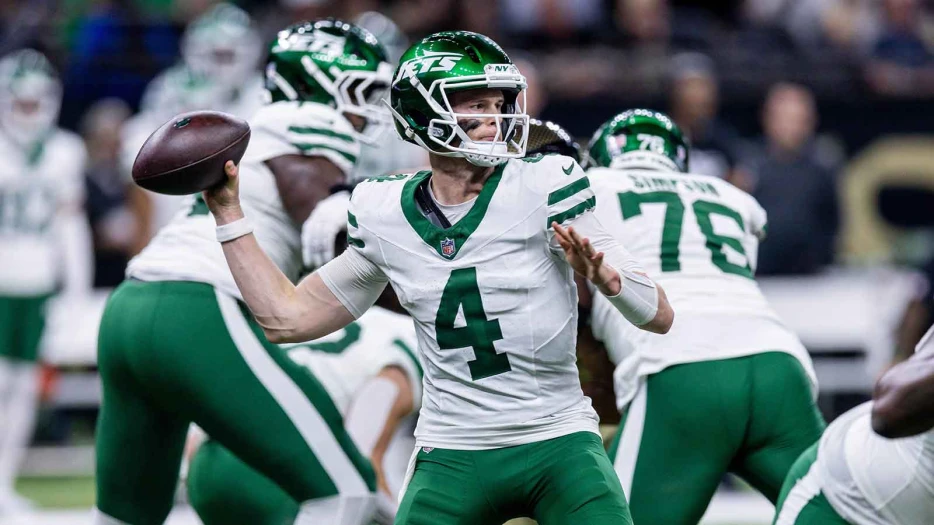 Jets’ Aaron Glenn defends decision to have Brady Cook start at QB