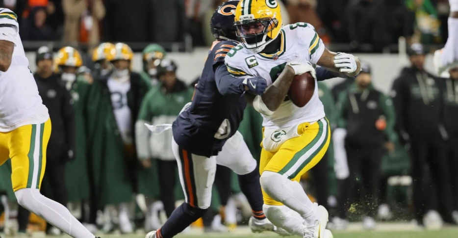 Josh Jacobs’ fumble costs Green Bay Packers big
