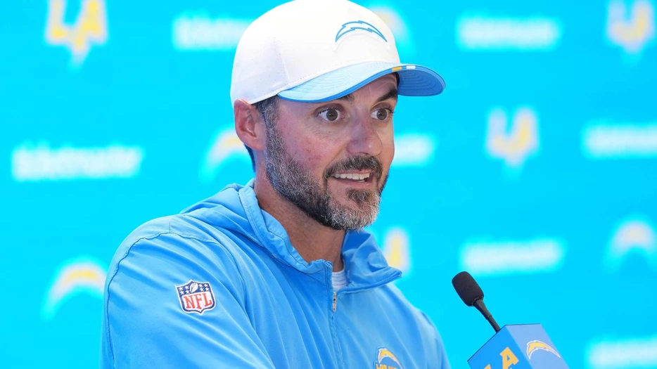 NFL rumors: Chargers’ Jesse Minter named as potential Pete Carroll replacement for Raiders