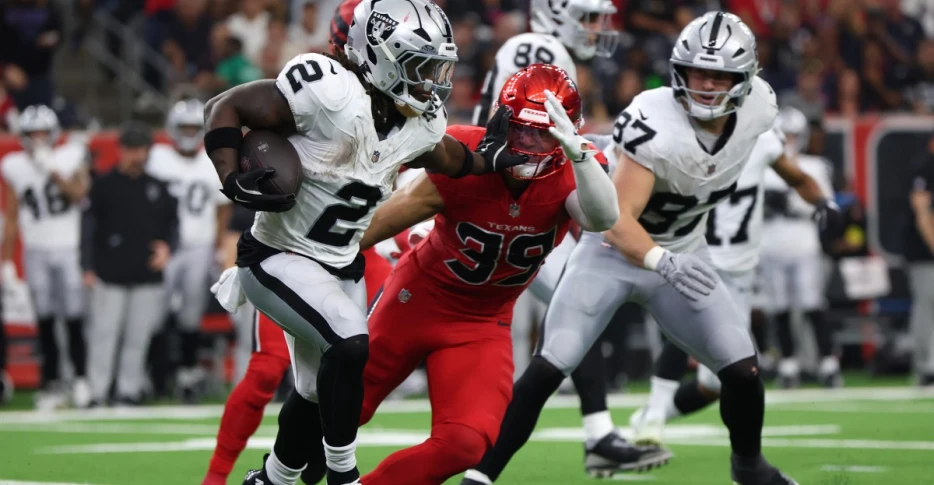 NFL Week 17 odds has the Las Vegas Raiders as small underdogs