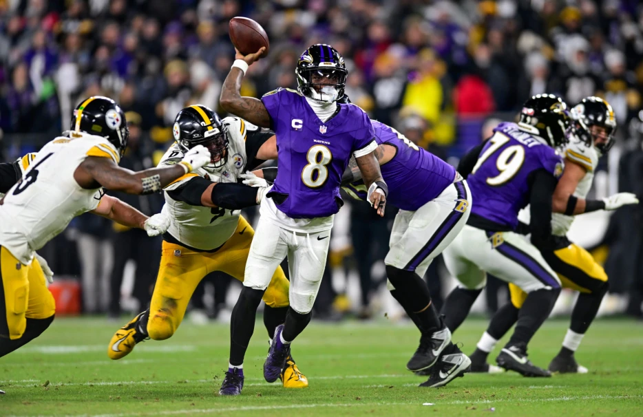 Ravens’ Lamar Jackson Questionable To Return In Pivotal Game