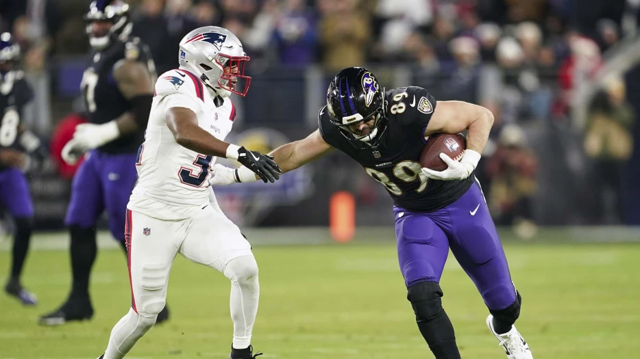 Ravens’ Mark Andrews ruthlessly clowned for lateral fail vs. Patriots