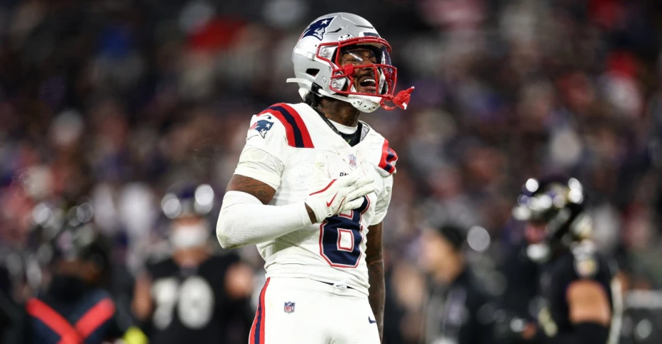 Stefon Diggs ‘escapes’ medical tent to make major impact against Ravens