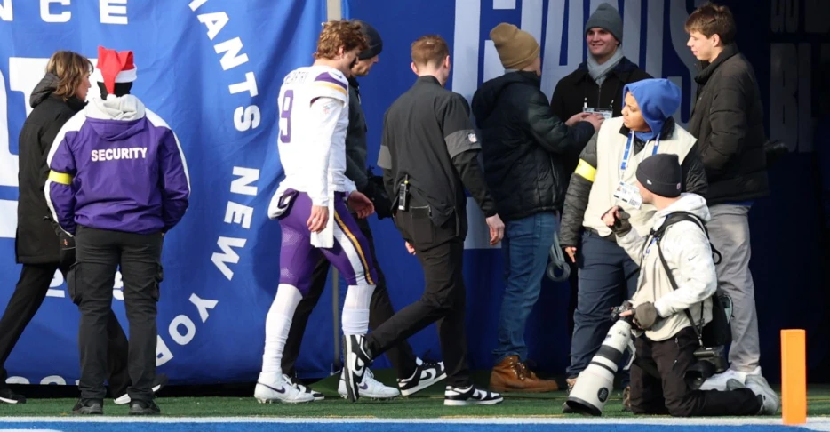 X-Rays Negative on J.J. McCarthy’s Hand