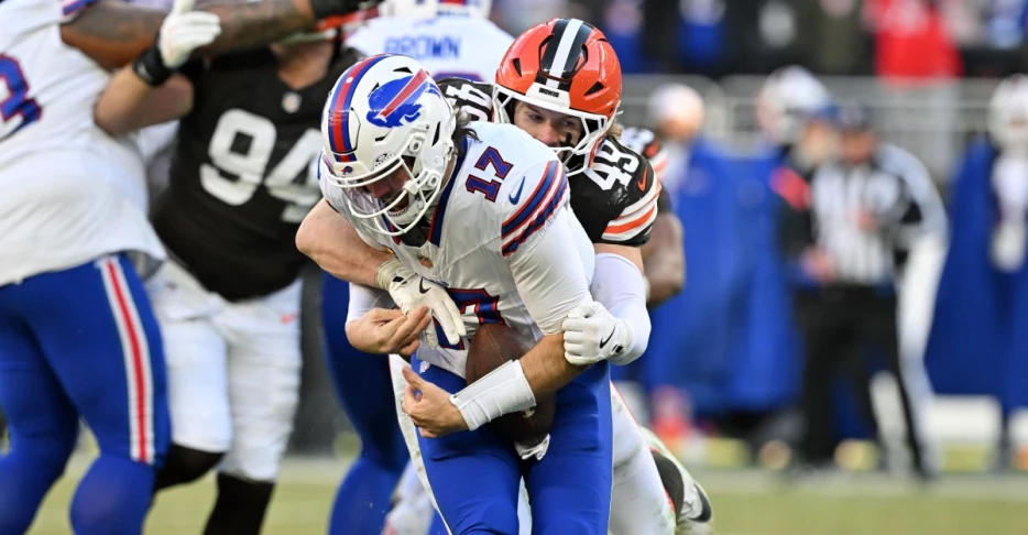 Browns defense torched early, then oddly shuts Buffalo down in Week 16 vs Bills
