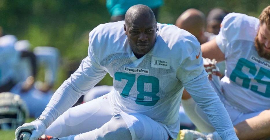 James Daniels won’t return this season – The Splash Zone 12/23/25