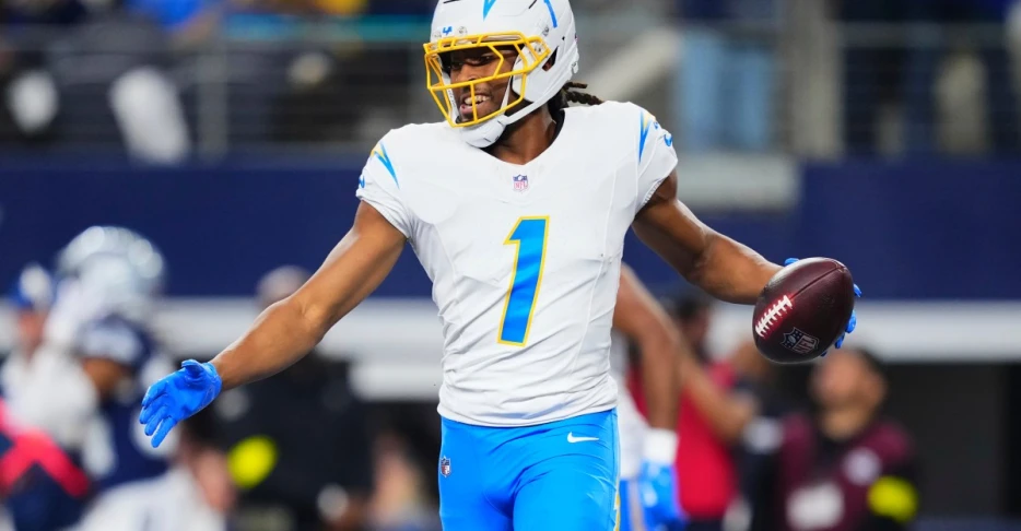 PFF grades from Chargers-Cowboys: Johnston comes up big in return to Texas