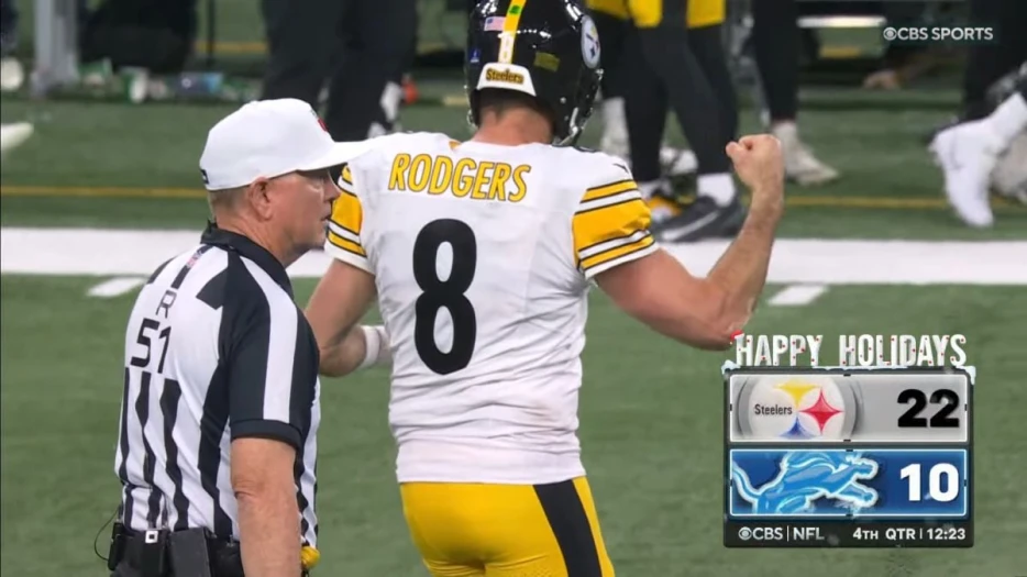 Aaron Rodgers Reveals Expensive Christmas Gift He Got For Offensive Line