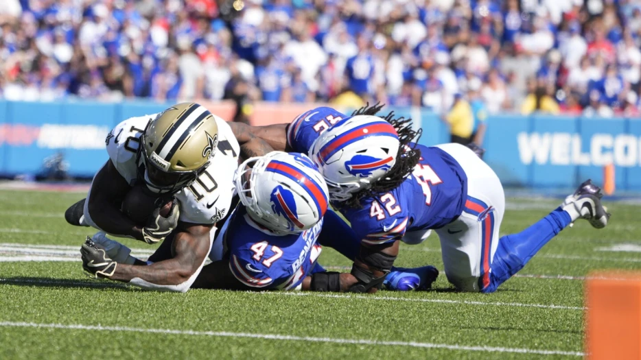 Bills sign wide receiver Brandin Cooks