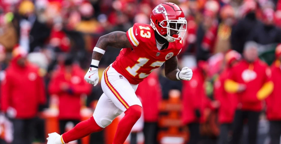 Chiefs make 8 roster moves on Wednesday