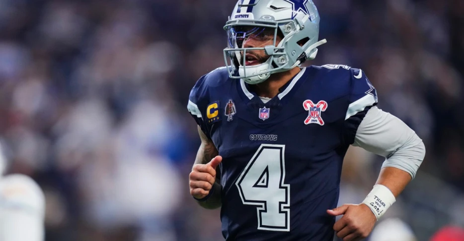 Dak Prescott and Cowboys players participated in Christmas bonuses for team staff