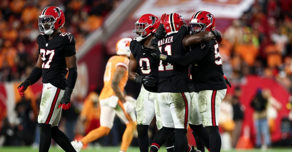 How the Falcons produced an unexpected 50-sack season