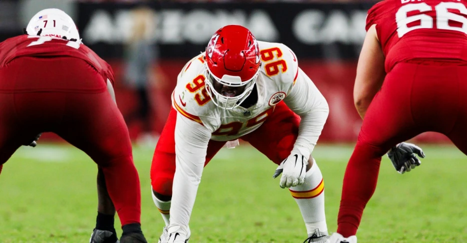 Steelers work out 12 linemen Tuesday