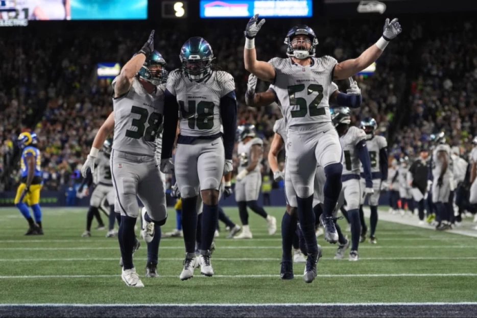 Where do the playoff races stand after chaotic Week 16?