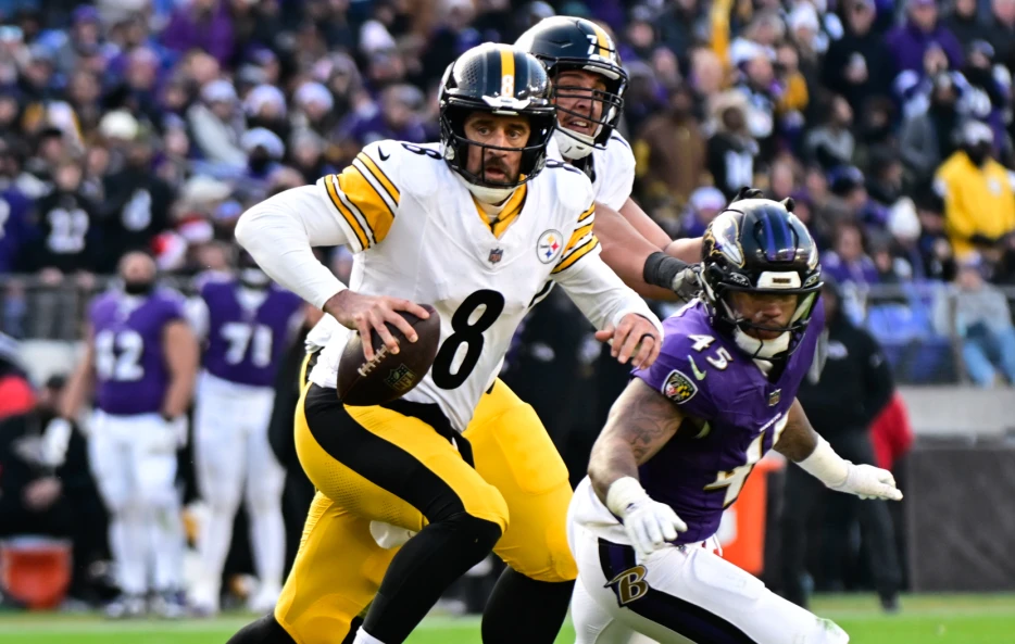 Aaron Rodgers Weighs in on Fan Behavior after DK Metcalf Suspension: ‘Seeing Parts of Society Erode’