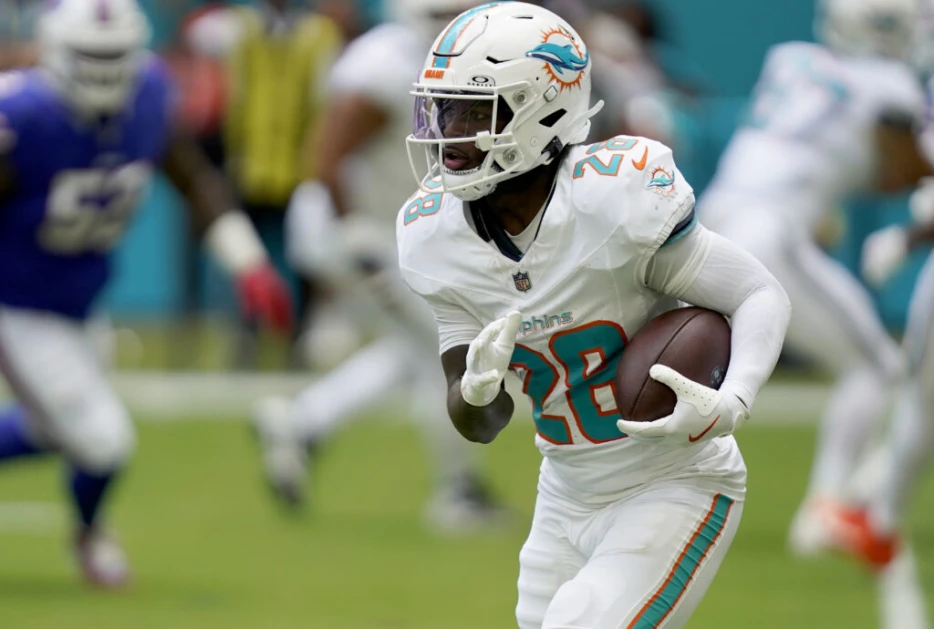 Dolphins RB De’Vone Achane Seeking Offseason Extension