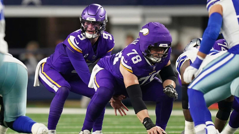 Vikings make potentially career-ending move on Ryan Kelly