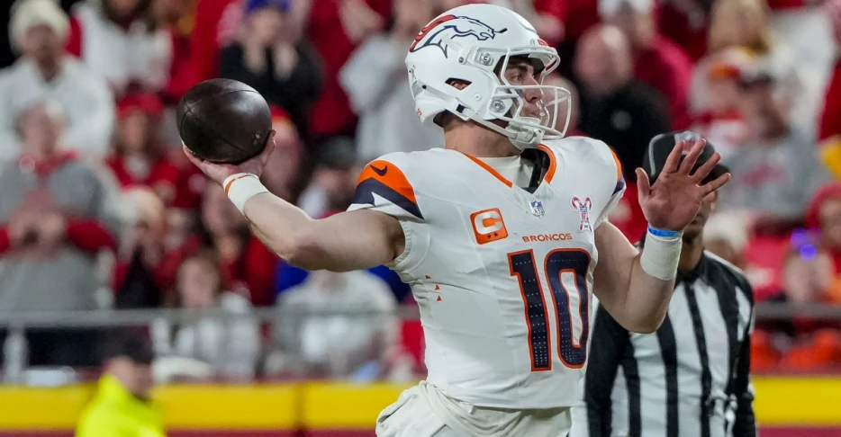 Broncos win dogfight against Chiefs on Christmas night to move to 13-3