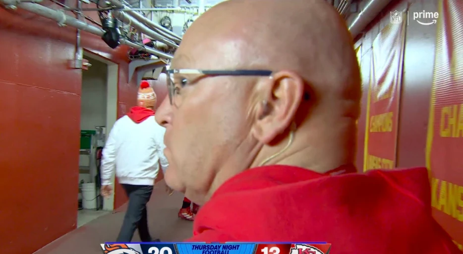 “Chiefs Moron”: Everyone Is Calling Out Kansas City Chiefs Employee Who Completely Ruined Travis Kelce’s Special Moment &amp; Pissed Off Al Michaels [VIDEO]