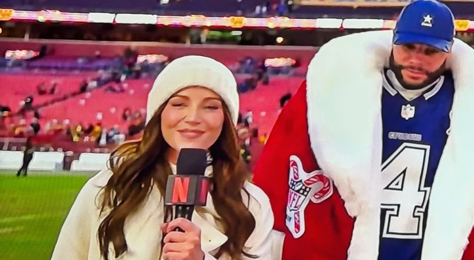Kay Adams’ Mysterious Hand Warmer Placement Has Social Media in a Frenzy
