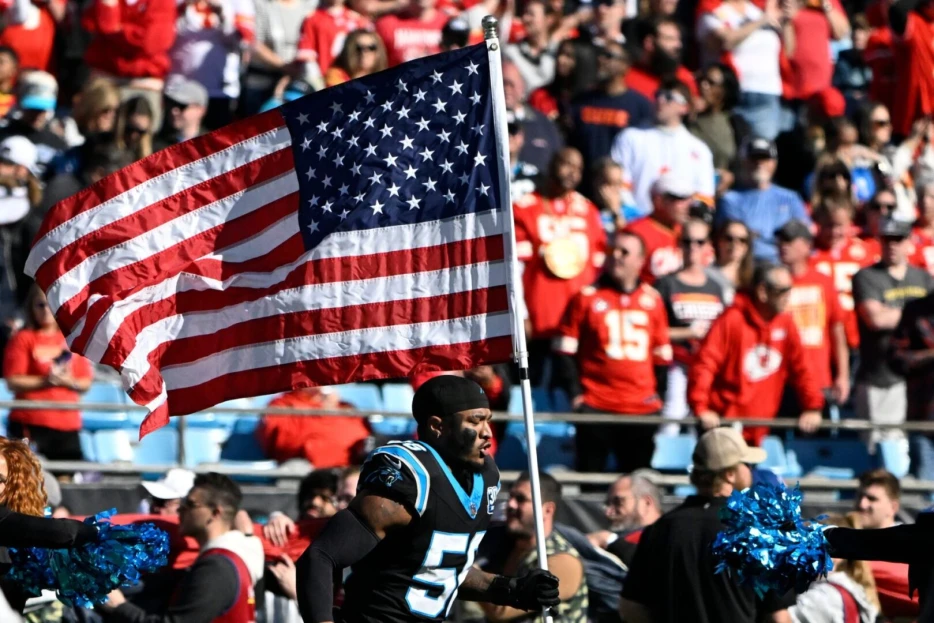 Panthers LB Trevin Wallace Underwent Shoulder Surgery, Out For Remaining Games