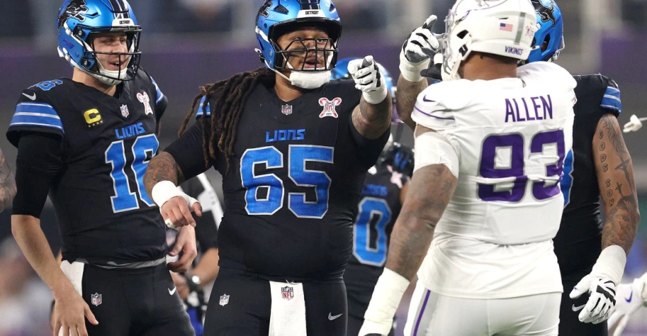 Why the Detroit Lions started Kingsley Eguakun at center vs. Vikings