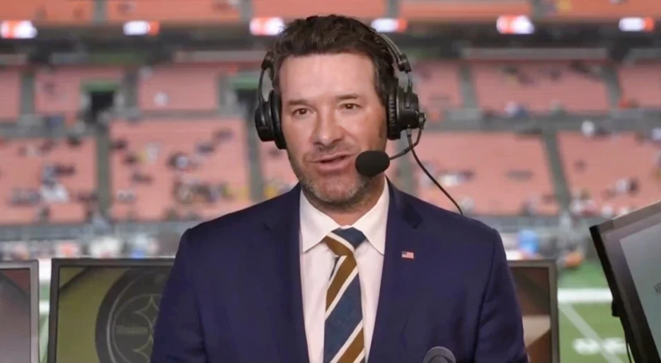 Annoyed NFL Fans Are Making The Same Complaint About Tony Romo During Steelers-Browns Game