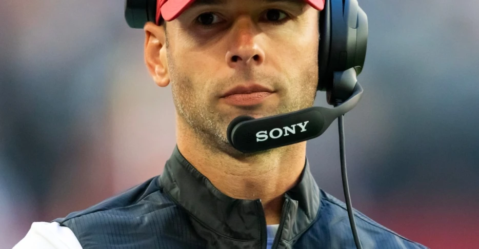 Are Arizona Cardinals fans out on the current coaching staff?