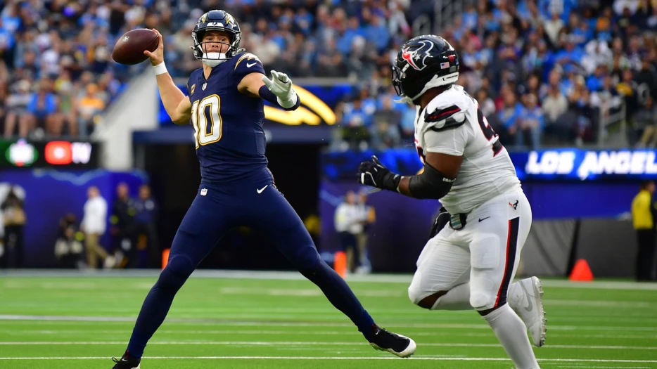 Chargers get absolutely roasted after abysmal first half vs. Texans