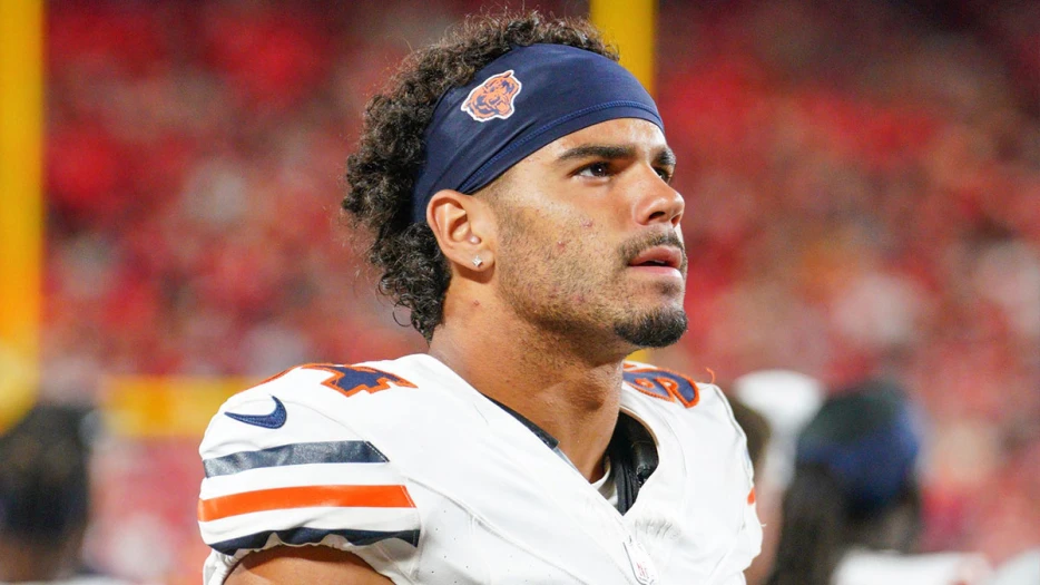 How much Bears’ Austin Booker was fined for illegal hits on Jordan Love