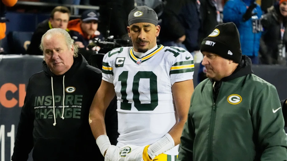 How will the Packers handle Jordan Love in Week 18 with NFC North lost to Bears?