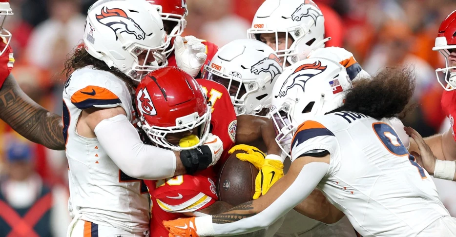 Kings of the AFC West, the Broncos set their sights on #1 seed playoffs
