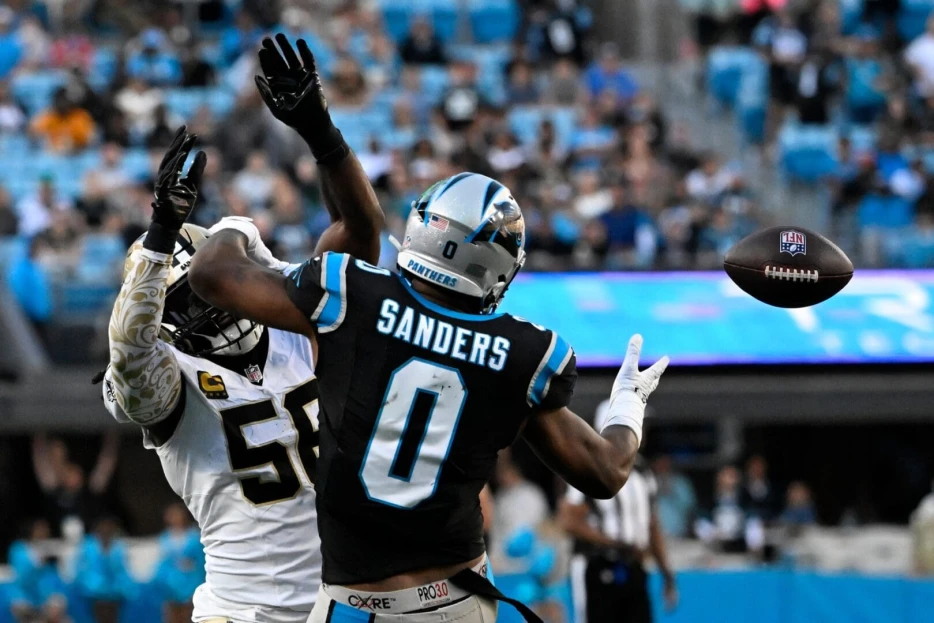 Panthers Ruled Out TE Ja’Tavion Sanders With Ankle Injury