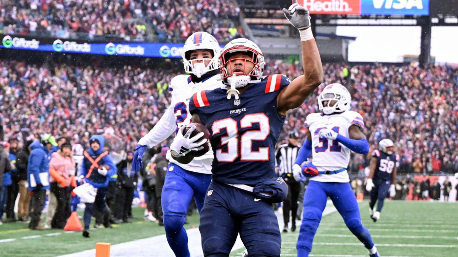 Patriots Announce TreVeyon Henderson Injury Update