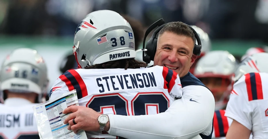 Patriots wrap up unfinished business to secure perfect road record