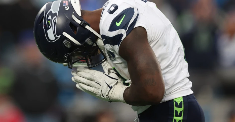 Seahawks keep pressure on Rams to beat Falcons