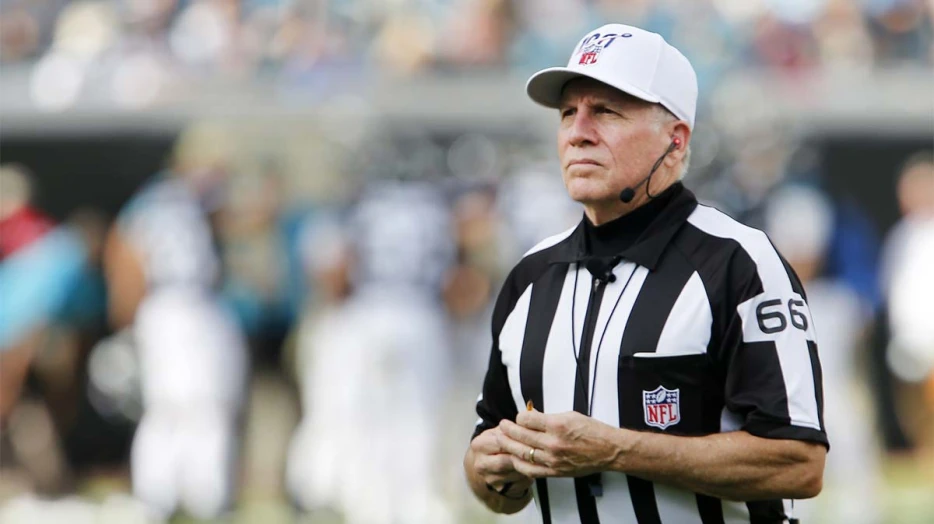 What Walt Anderson said about controversial call that helped Texans beat Chargers