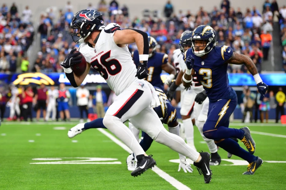 Winners, Losers from Houston Texans’ 20-16 Victory over the Los Angeles Chargers
