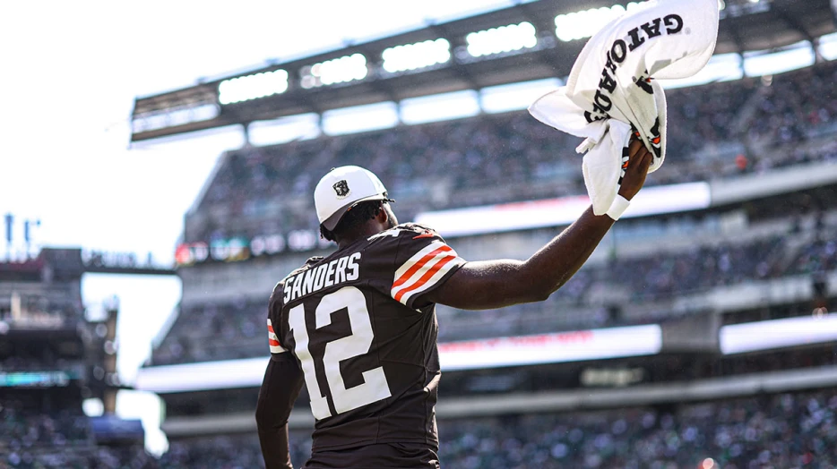 Browns’ Kevin Stefanski dives into Shedeur Sanders’ development focus after beating Steelers