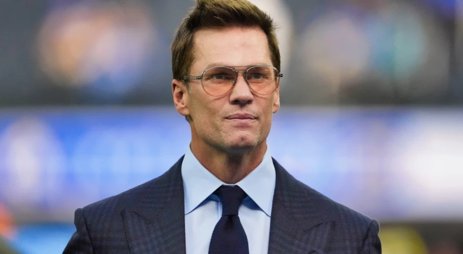 Everyone Is Concerned About Tom Brady [PHOTO]