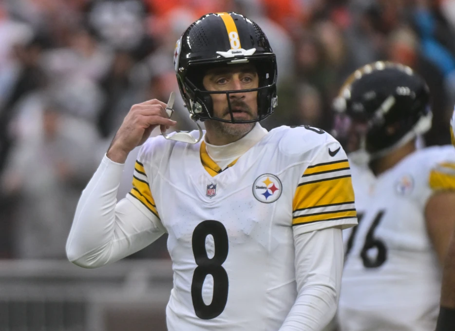 Ex-Steelers CB Calls Out Aaron Rodgers after Browns Loss: ‘He Went to Stupid Options’