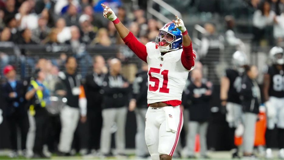 Giants’ Abdul Carter sends ROTY message after defeating Raiders in Week 17