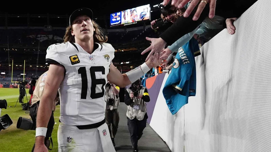 Jaguars QB Trevor Lawrence joins club with Cam Newton, Josh Allen after late-season heater