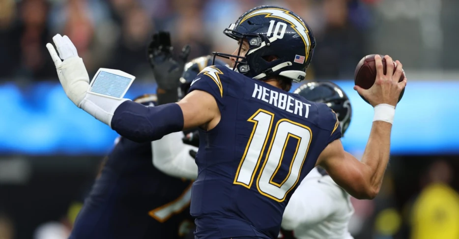 Justin Herbert will not start vs. Broncos