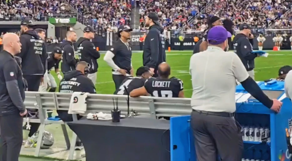 Nasty Fan Zooms In On Tyler Lockett’s Hairline In Diabolical Sideline Footage [VIDEO]