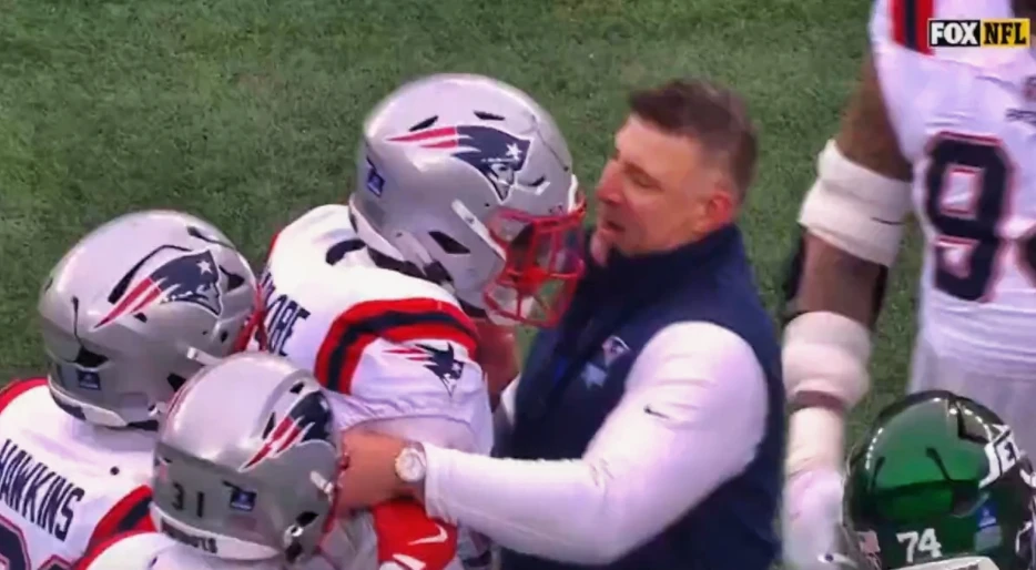 Newly Released Footage Shows Jets Player’s Disgusting Act On The Field That Had Patriots’ Superstar Ready To Fight Mike Vrabel [VIDEO]
