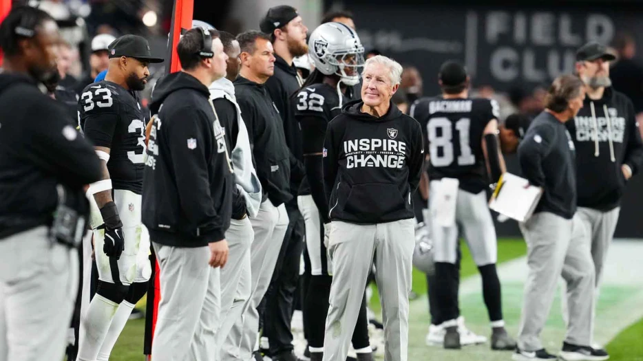 Pete Carroll sidesteps question about Raiders future after Giants loss