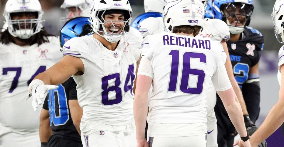 Vikes Views: Viking of the Week: Week 17 – Lions at Vikings