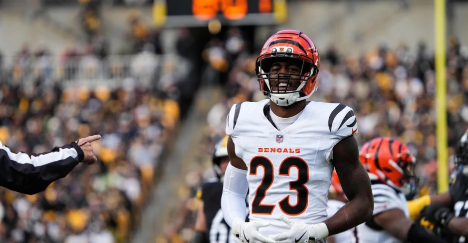 Bengals News (12/30): Dax Hill Rising
